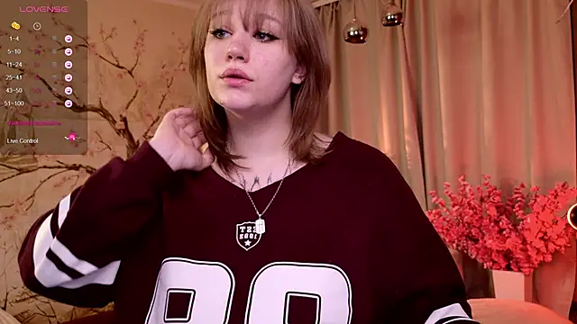 Morvelyn's sex show image