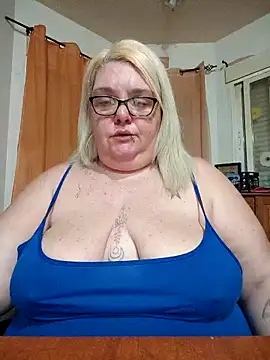 Изображение секс-шоу модели diosacurvy1984