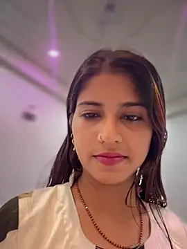 4U143's sex show image