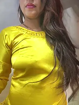 4U143's sex show image