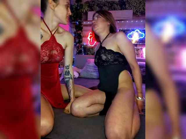 2Laski2's sex show image
