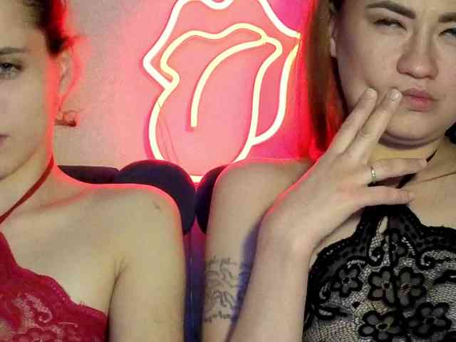 2Laski2's sex show image