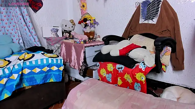 Kuutar's sex show image