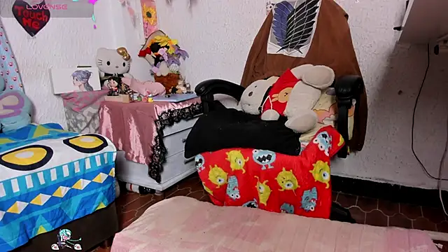 Kuutar's sex show image
