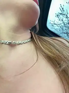 MilfNextDoor20's sex show image