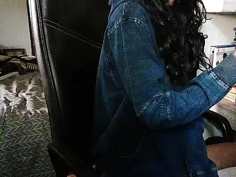 Изображение секс-шоу модели exude_diya Изображение секс-шоу модели exude_diya