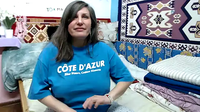 Adelinemilf's sex show image