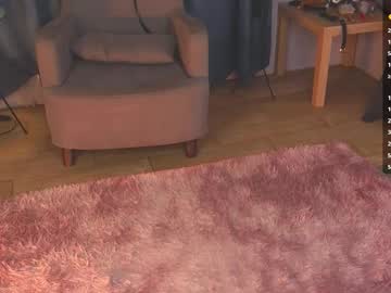 Изображение секс-шоу модели hotlaracroft