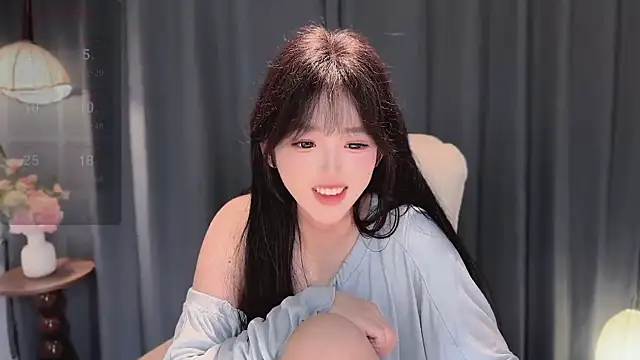 Yaiyigirl's sex show image