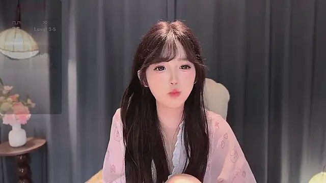 Yaiyigirl's sex show image