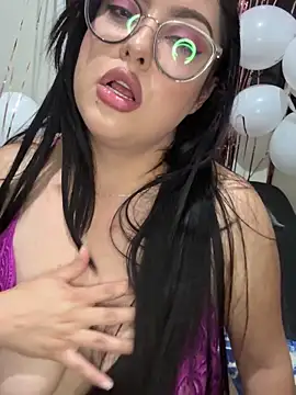 Изображение секс-шоу модели MileyGia