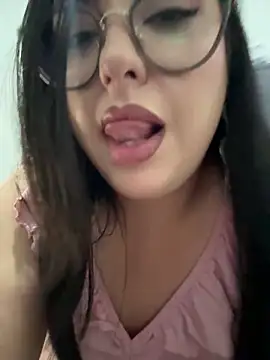 MileyGia's sex show image