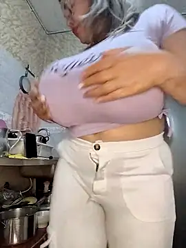 AlexxiaaMat's sex show image