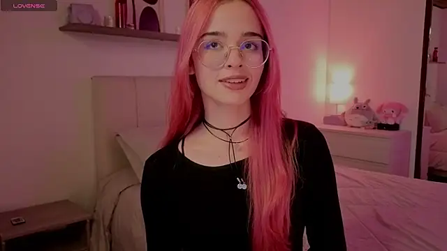 Изображение секс-шоу модели Roxxy_mora Изображение секс-шоу модели Roxxy_mora