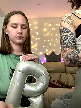 HotCaramellsTV's sex show image