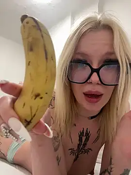 marnemzavar444's sex show image