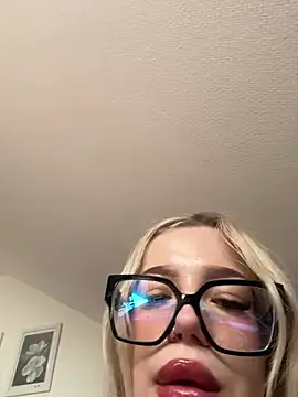 marnemzavar444's sex show image