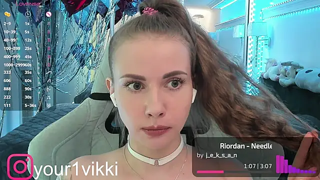 Vikki_Cheese's sex show image