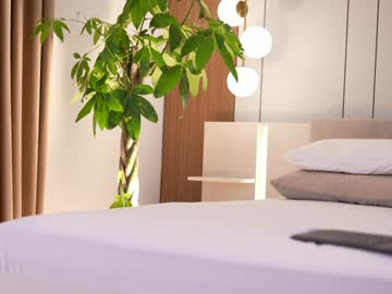 dovia's sex show image