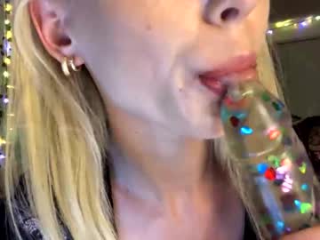 allyoursss1212's sex show image allyoursss1212's sex show image