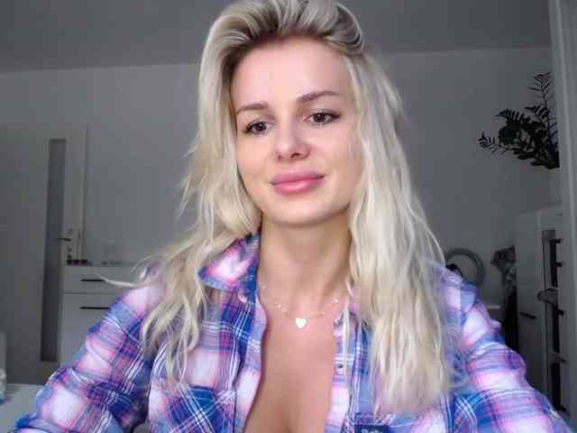 Изображение секс-шоу модели Cornelia22hot