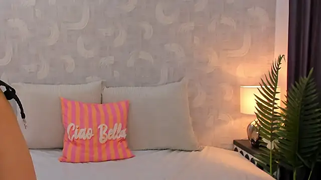 Изображение секс-шоу модели MargoHillX Изображение секс-шоу модели MargoHillX