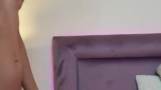 JoelleApril's sex show image