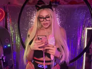 plasticfuckdoll's sex show image