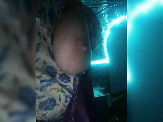 lady-Nicol's sex show image