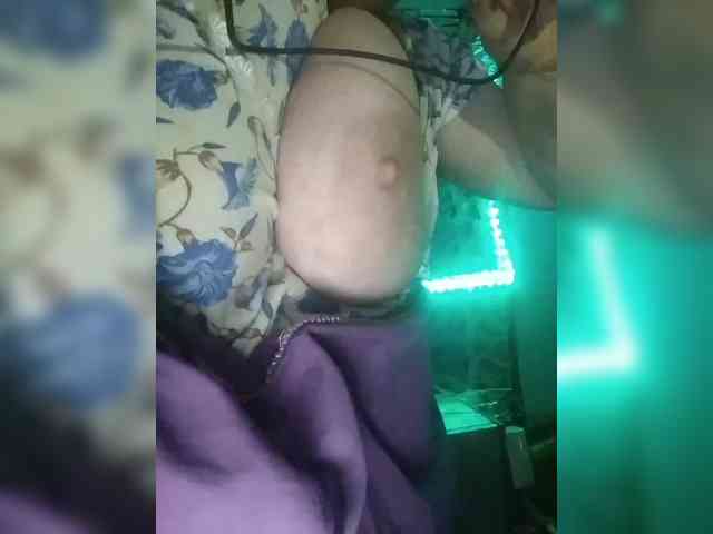 lady-Nicol's sex show image