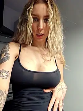 LilyOrion's sex show image