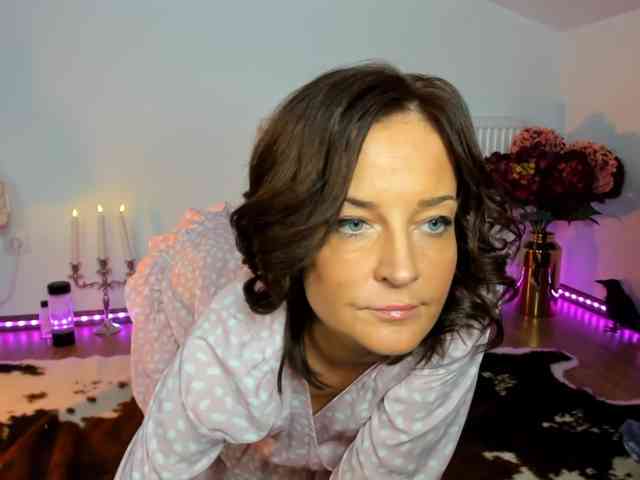 SatyneQueen's sex show image