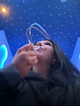 Изображение секс-шоу модели Tisha_Busty Изображение секс-шоу модели Tisha_Busty