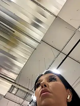 Sexshow-Bild von Tisha_Busty Sexshow-Bild von Tisha_Busty