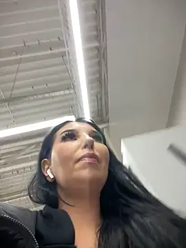 Sexshow-Bild von Tisha_Busty Sexshow-Bild von Tisha_Busty