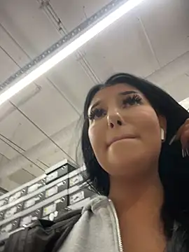 Tisha_Busty's sex show image