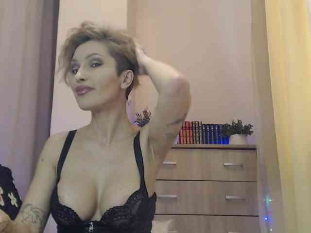 JADAPink's sex show image