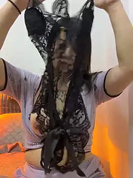 mo-mo-69's sex show image