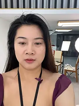 mo-mo-69's sex show image