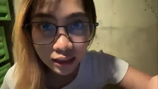 Изображение секс-шоу модели LenoraFrailey