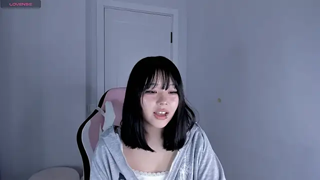 hee_young11's sex show image