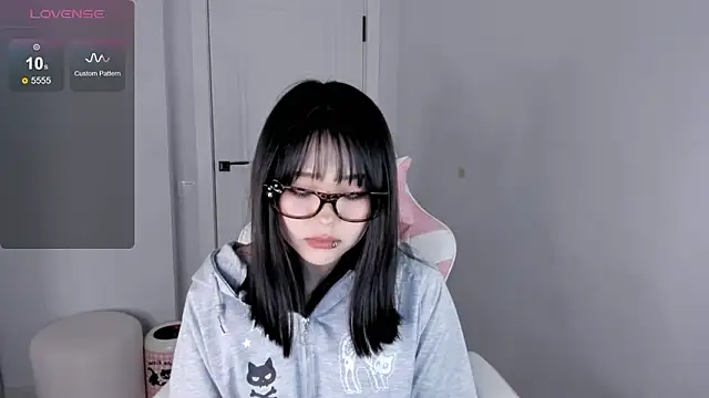 hee_young11's sex show image