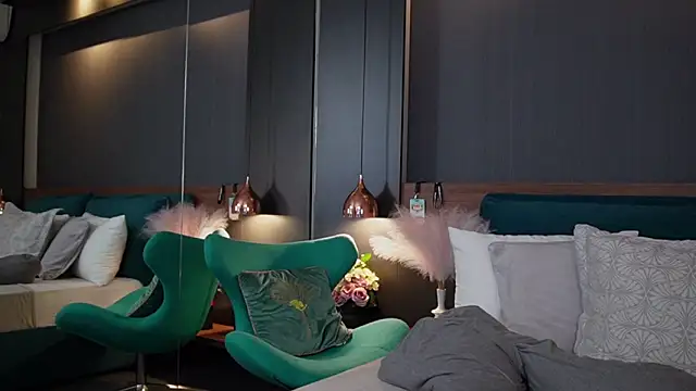 EmilyTrix's sex show image