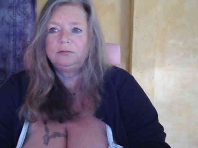 lady-vamp's sex show image