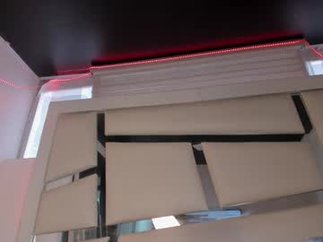 chrystal_jade's sex show image