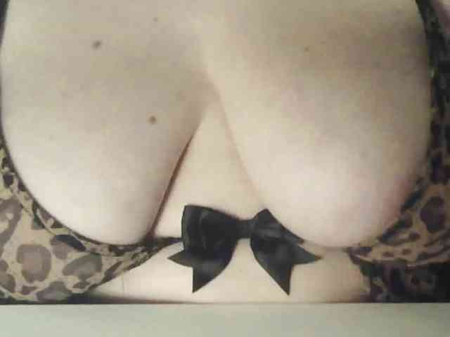 peachyshow's sex show image