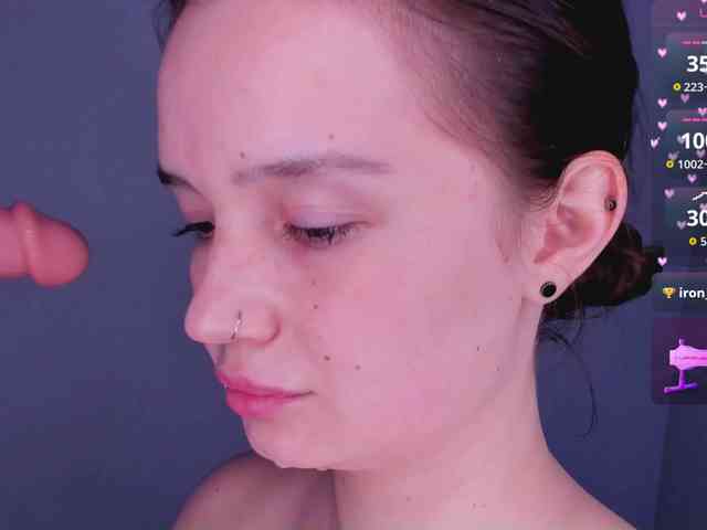 bitchpeace's sex show image