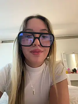 Mialunaxx's sex show image