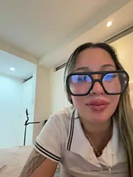 Mialunaxx's sex show image