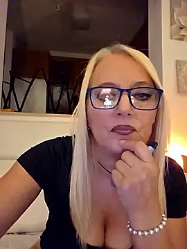 kikkastar's sex show image